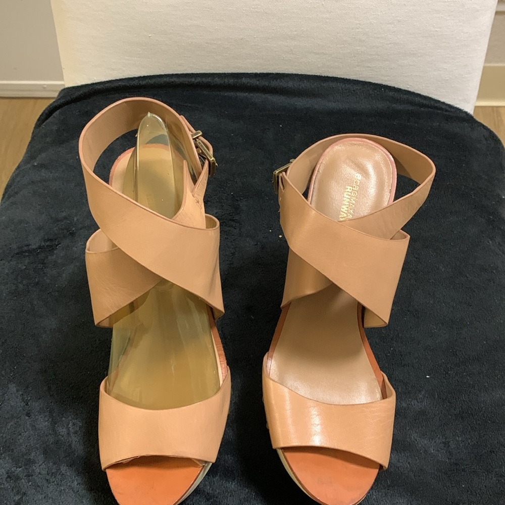 BCBGMAXAZRIA RUNWAY PLATFORMS - Picture 2 of 8